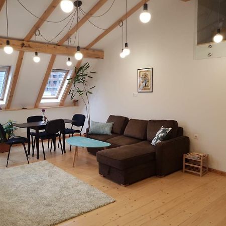 Leisure Apartmens Brasov Lägenhet Exteriör bild