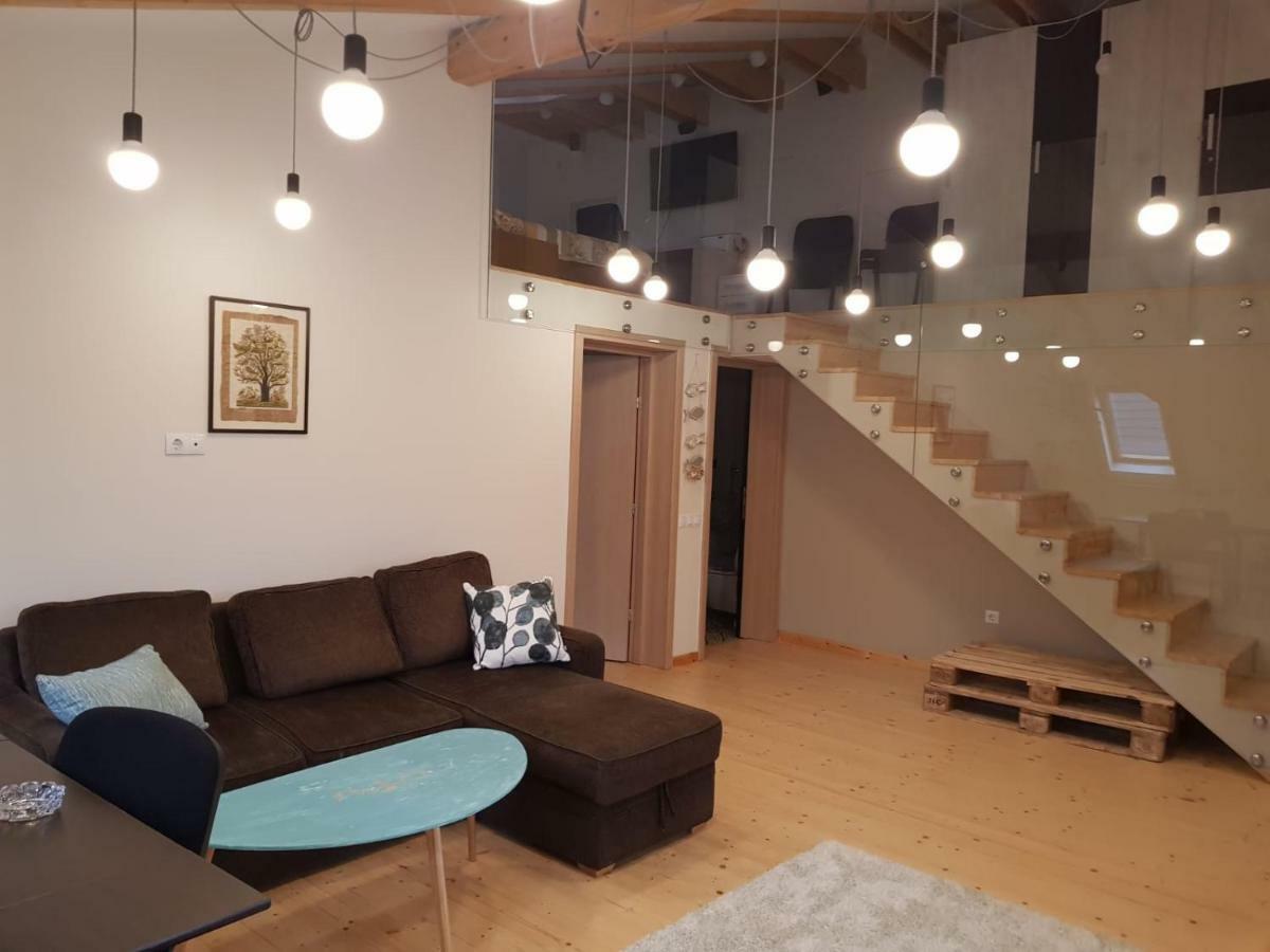 Leisure Apartmens Brasov Lägenhet Exteriör bild