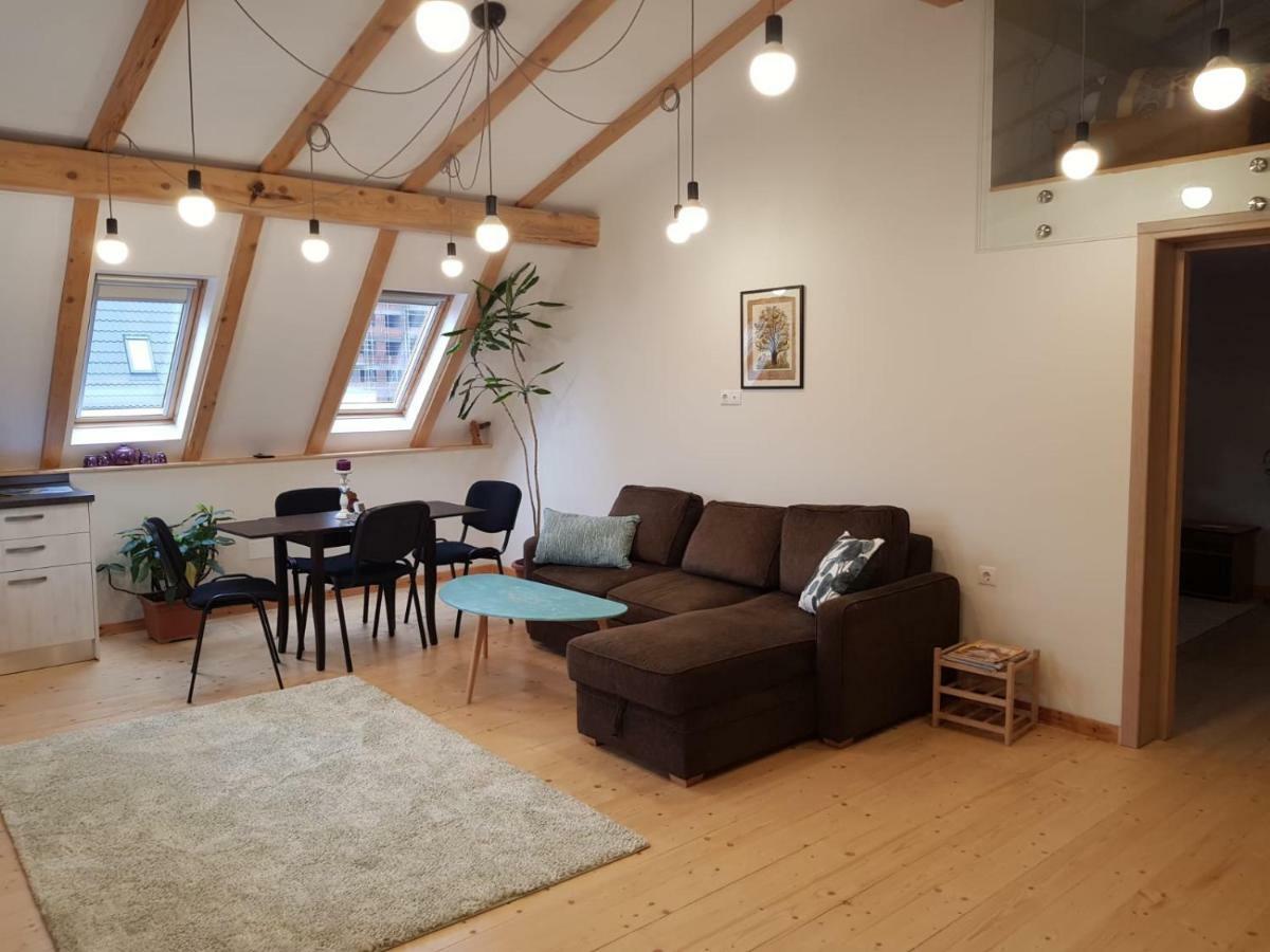 Leisure Apartmens Brasov Lägenhet Exteriör bild